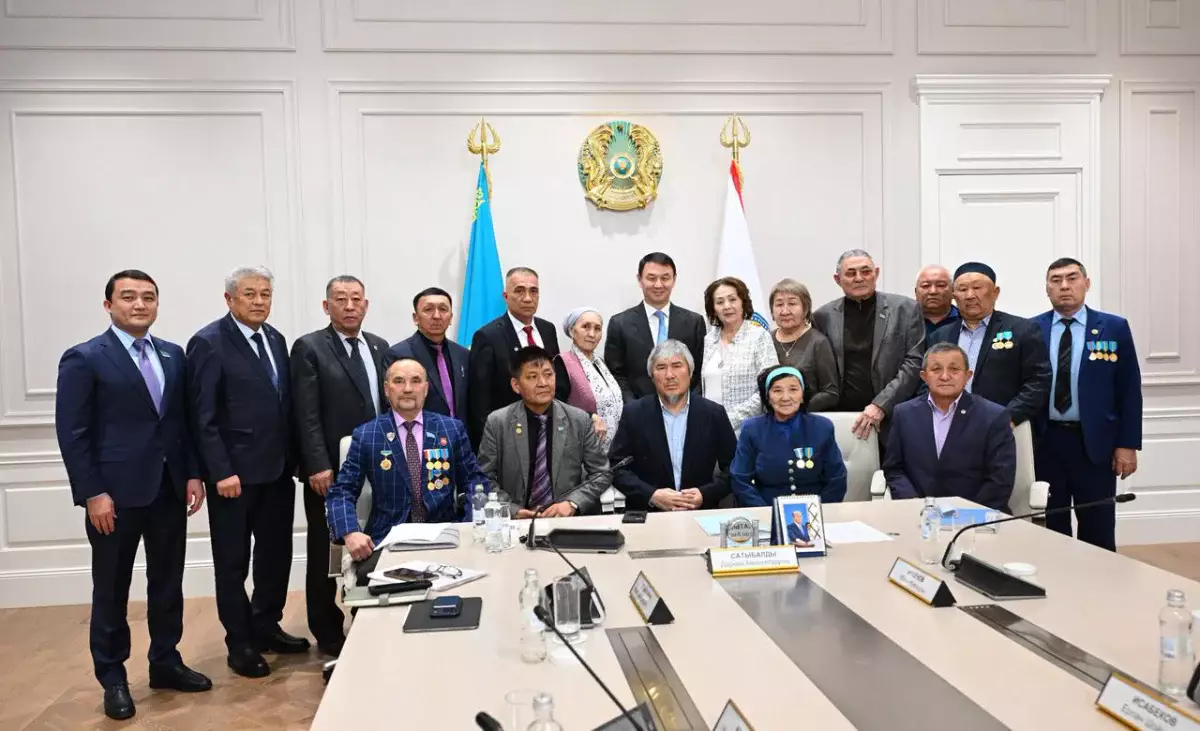 Аким Алматы встретился с участниками декабрьских событий 1986 года