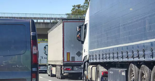 В Казахстане запустят беспилотные грузовые фуры.