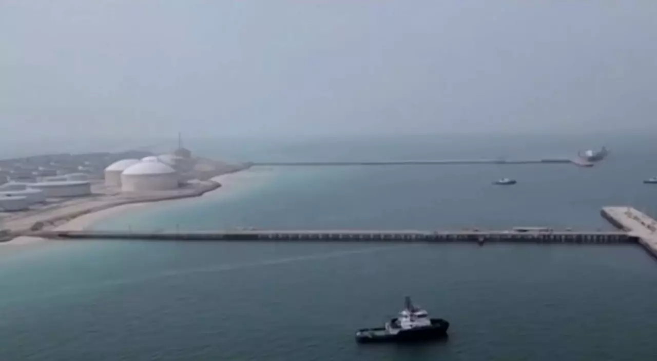 АҚШ жасырын мұнай танкерін ұстады