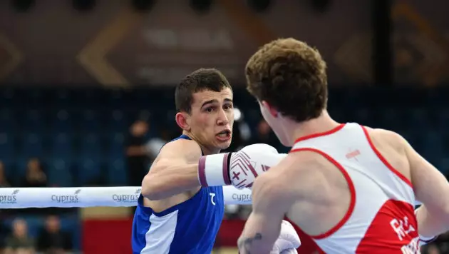 Разгром лишил Узбекистан финала ЧМ по боксу в весе казахстанца