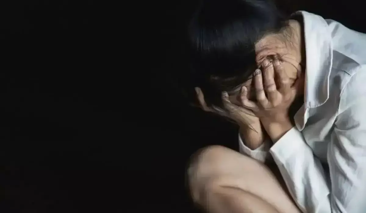 Мужчина четыре года глумился над родной дочерью в Шымкенте