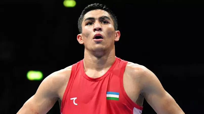 Олимпийский чемпион из Узбекистана встал после нокдауна и вышел в финал ЧМ-2025