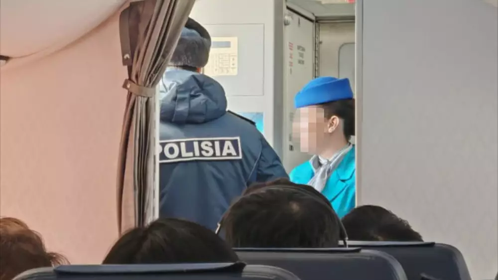 Ссора супругов привела к полицейской проверке рейса до Алматы