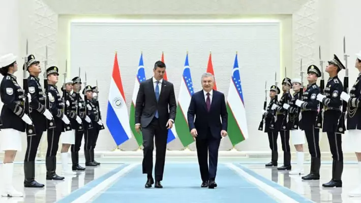 Мирзиёев и Пенья обсудили углубление сотрудничества между Узбекистаном и Парагваем