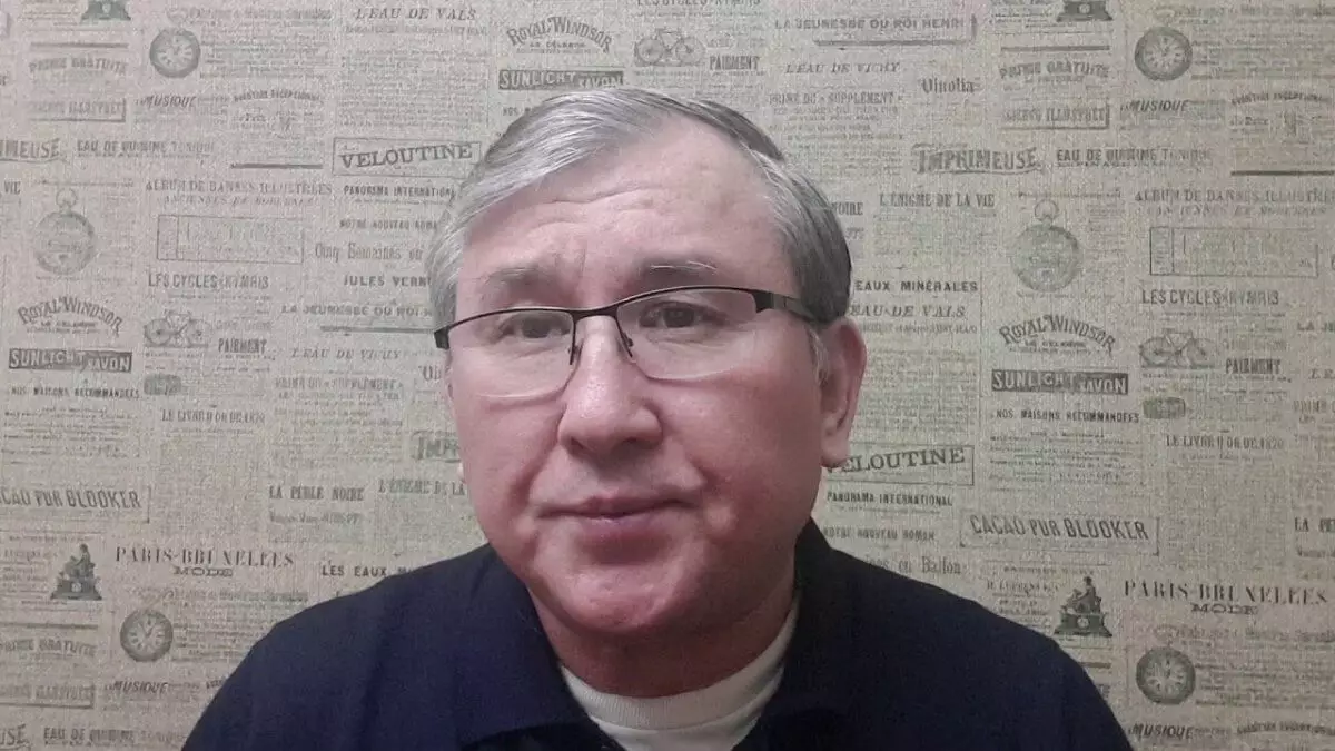 «Сізді бізге әкім етіп қойған Аллаға да, президентке де рақмет»: Шымкент әкіміне блогер жағымпазданды