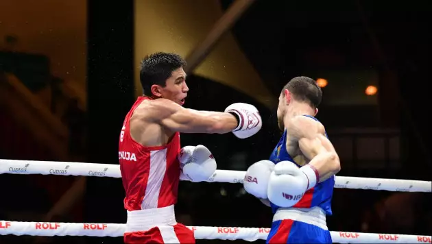 Обидчик казаха из Узбекистана побывал в нокдауне и отменил сенсацию на ЧМ