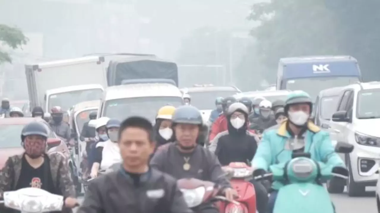 Столицу Вьетнама окутал густой смог