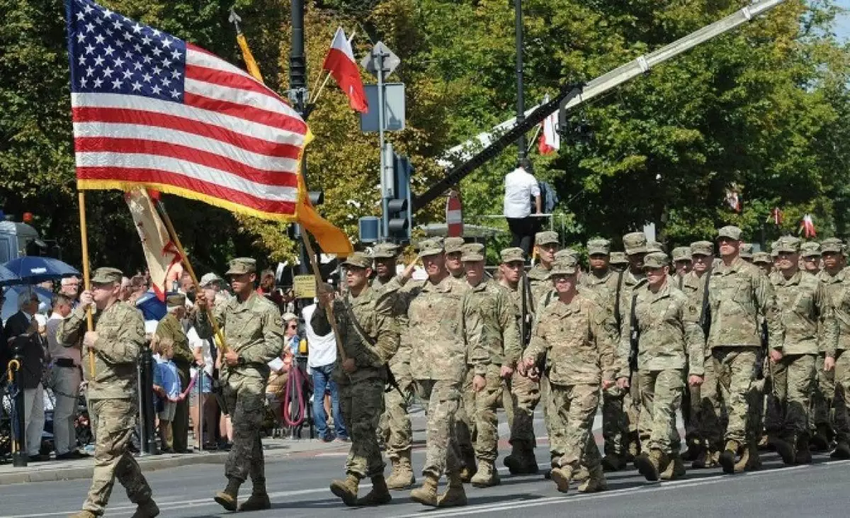 АҚШ конгресі 901 миллиард долларды әскерге бөлмек
