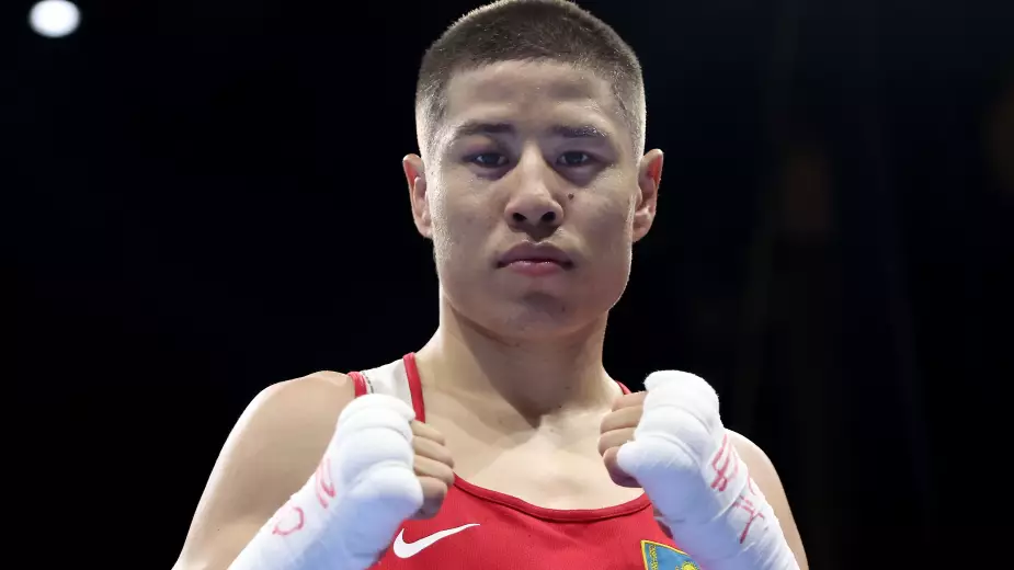 Казахстанец Оразбек Асылкулов нанес России первое поражение на ЧМ-2025 и вышел в финал 