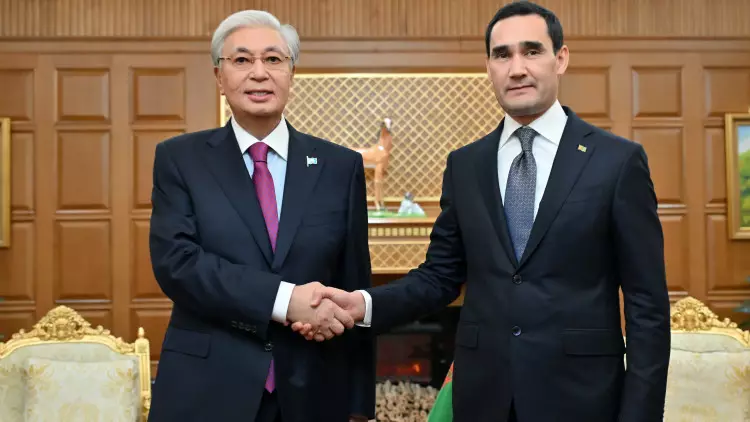 Мемлекет басшысы Түрікменстан Президентімен кездесу өткізді