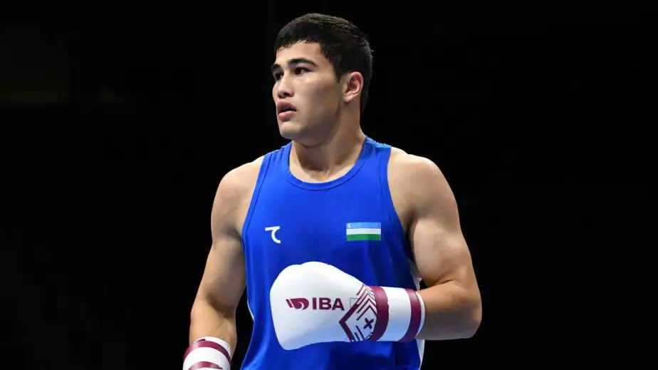 20-летний узбекский боксер победил двукратного олимпийского чемпиона и вышел в финал ЧМ-2025