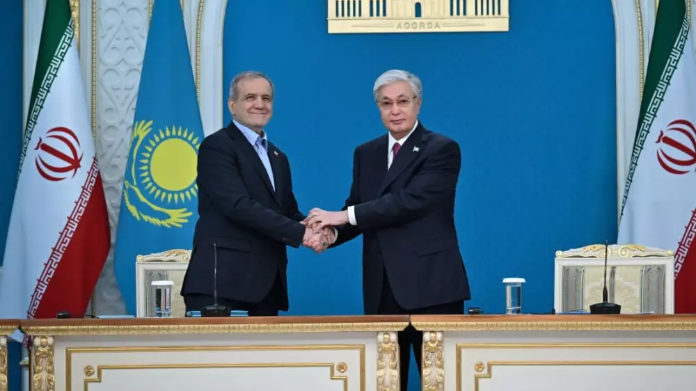 Руки говорили, рукописи соглашались: как Казахстан и Иран прочитали друг друга