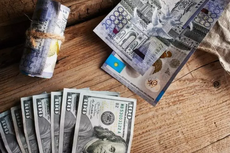 Тенге или доллар при ставке 18%: где хранить деньги выгоднее?