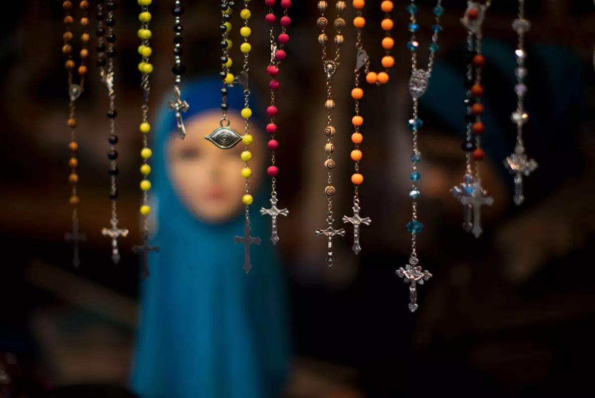 Австрия запрещает платки для девочек до 14 лет: решение вызвало споры