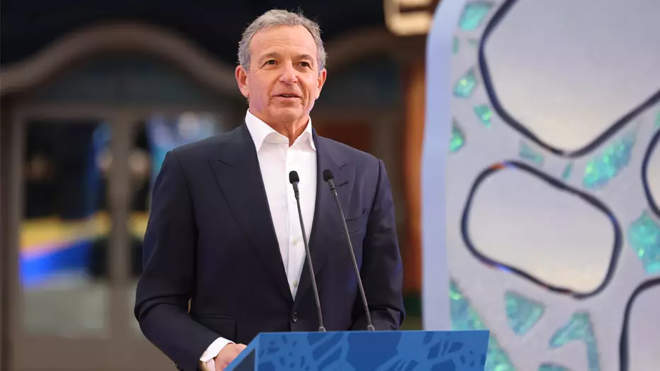 Генеральный директор Disney защищает масштабную сделку по ИИ, заявляя, что создателям ничего не угрожает.