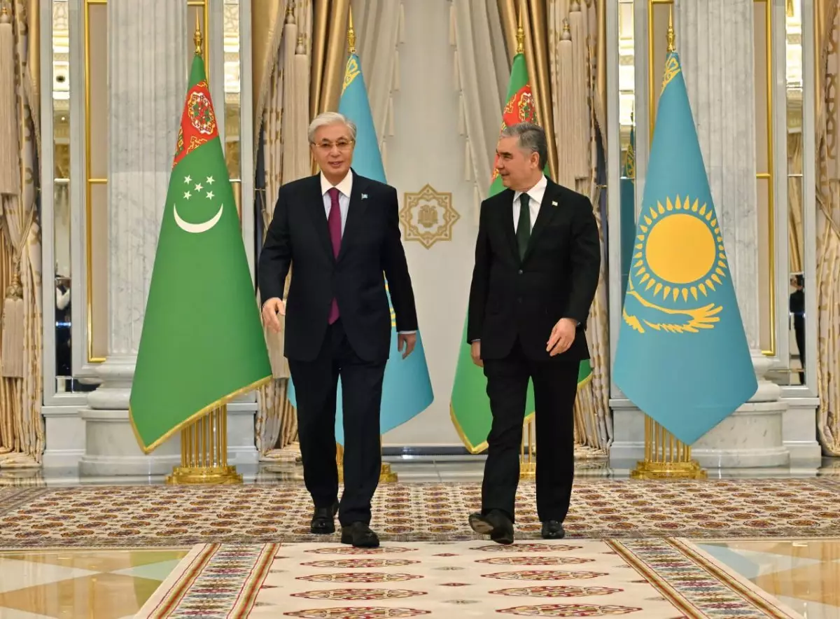 Орта Азиядағы достықты нығайту: Тоқаев Ашхабад қаласына барды