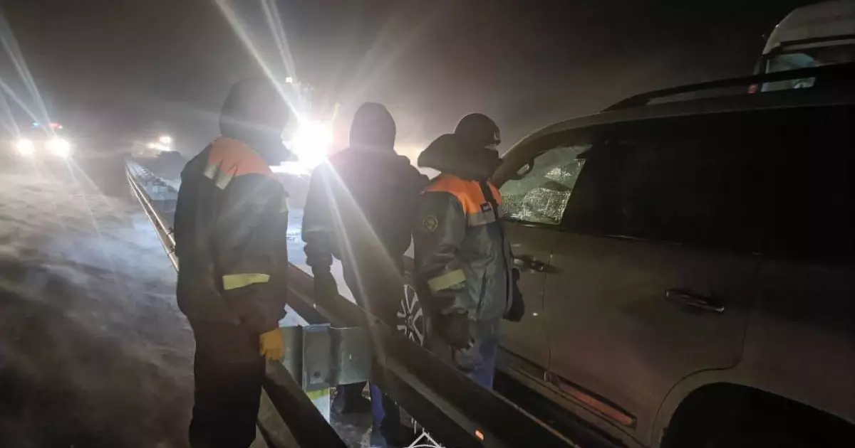  Алматы облысында қар құрсауында қалған тұрғындар құтқарылды 