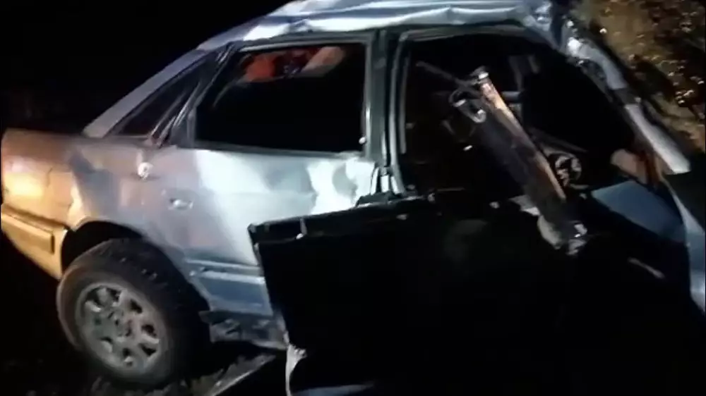 Поезд врезался в машину с 4 пассажирами в Карагандинской области