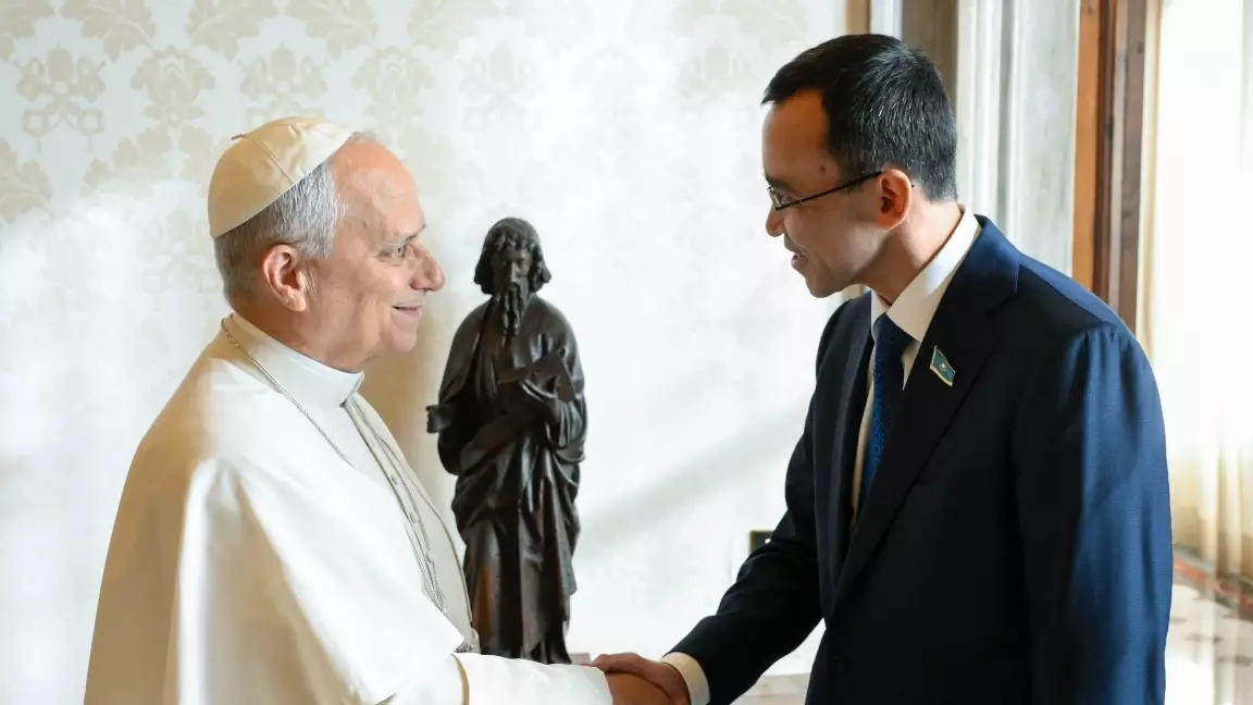 Тоқаев Рим папасын Қазақстанға шақырды