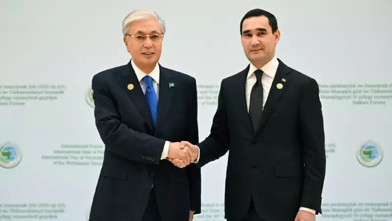 Тоқаев Ашхабадтағы халықаралық форумға қатысу үшін Конгресс орталығына барды