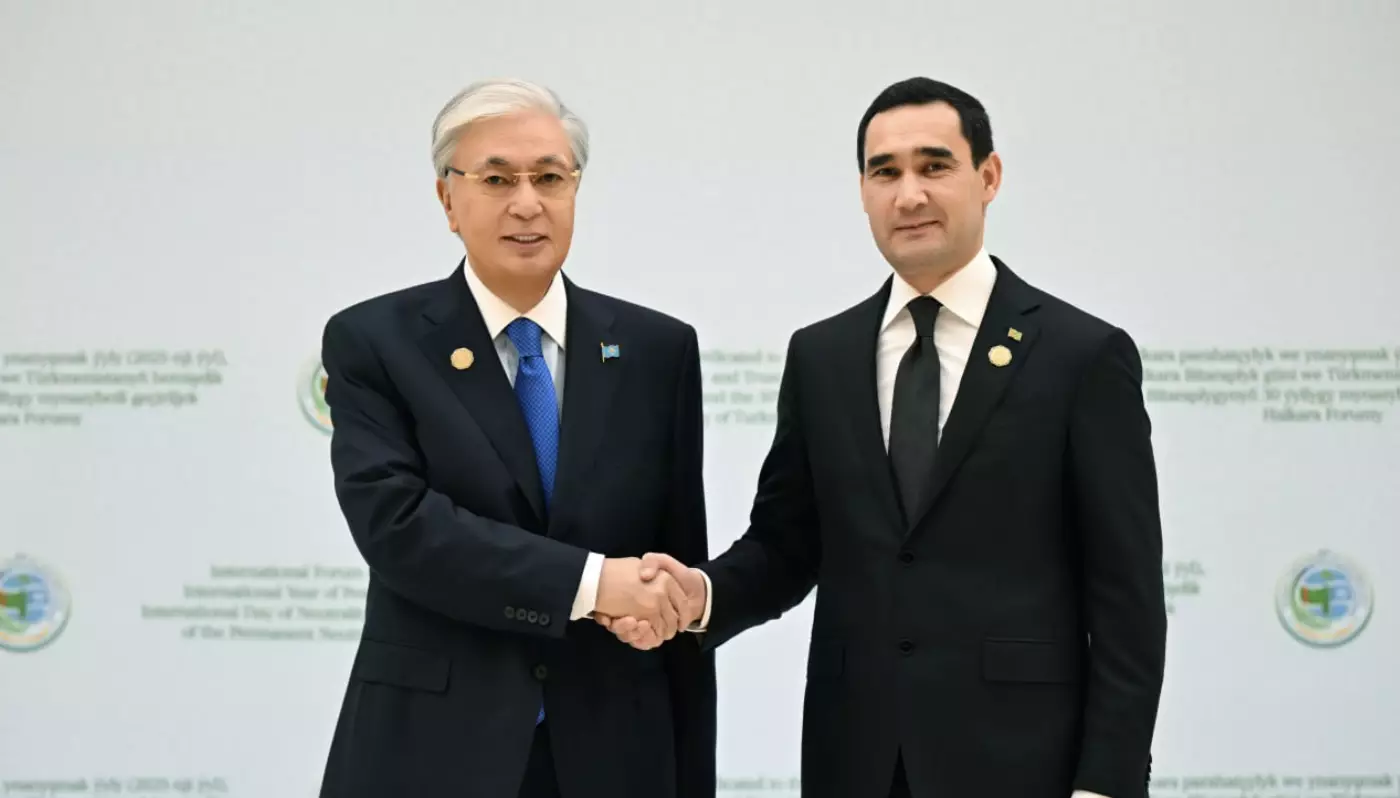 Президент Ашхабадтағы Конгресс орталығына барды