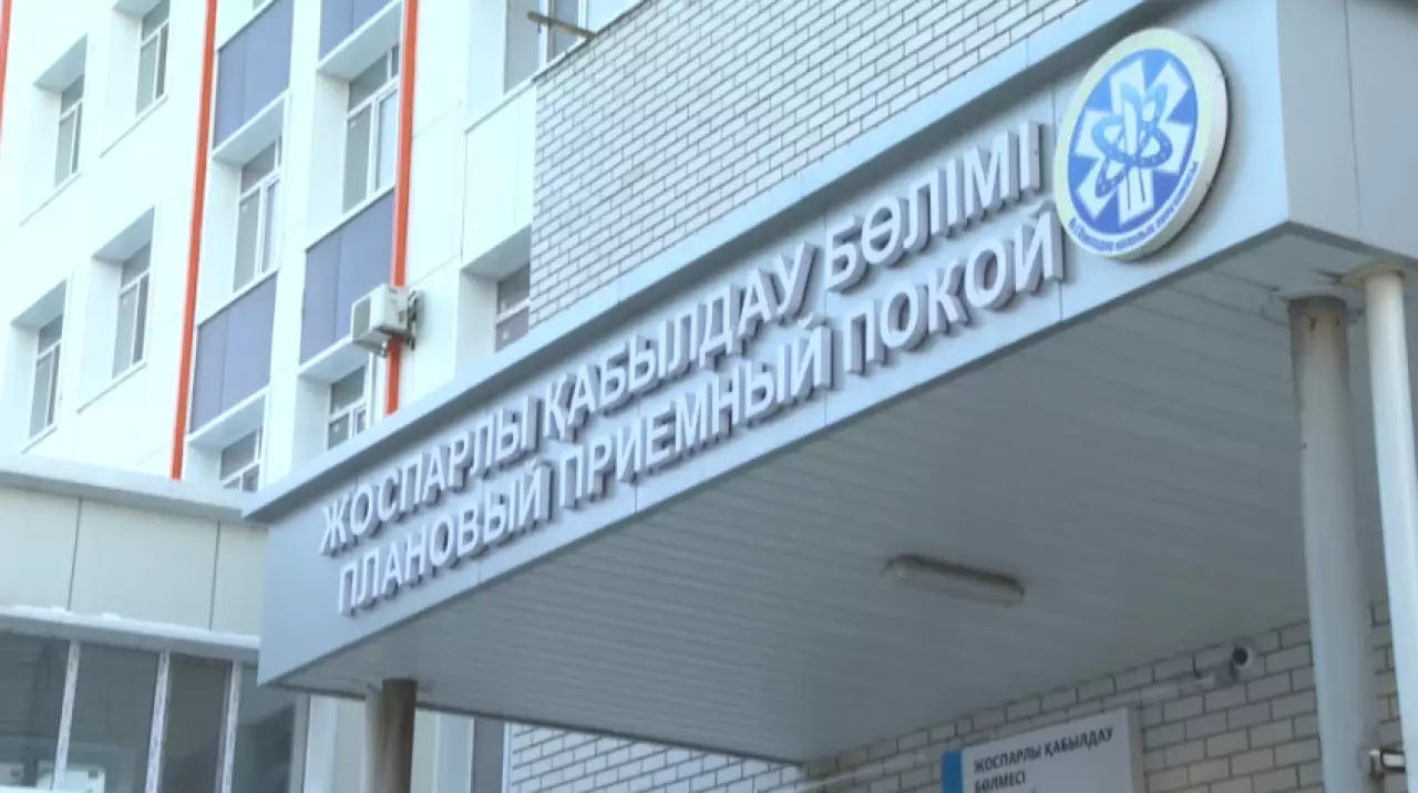 Более 100 павлодарцев в день обращаются за медпомощью в период гололёда