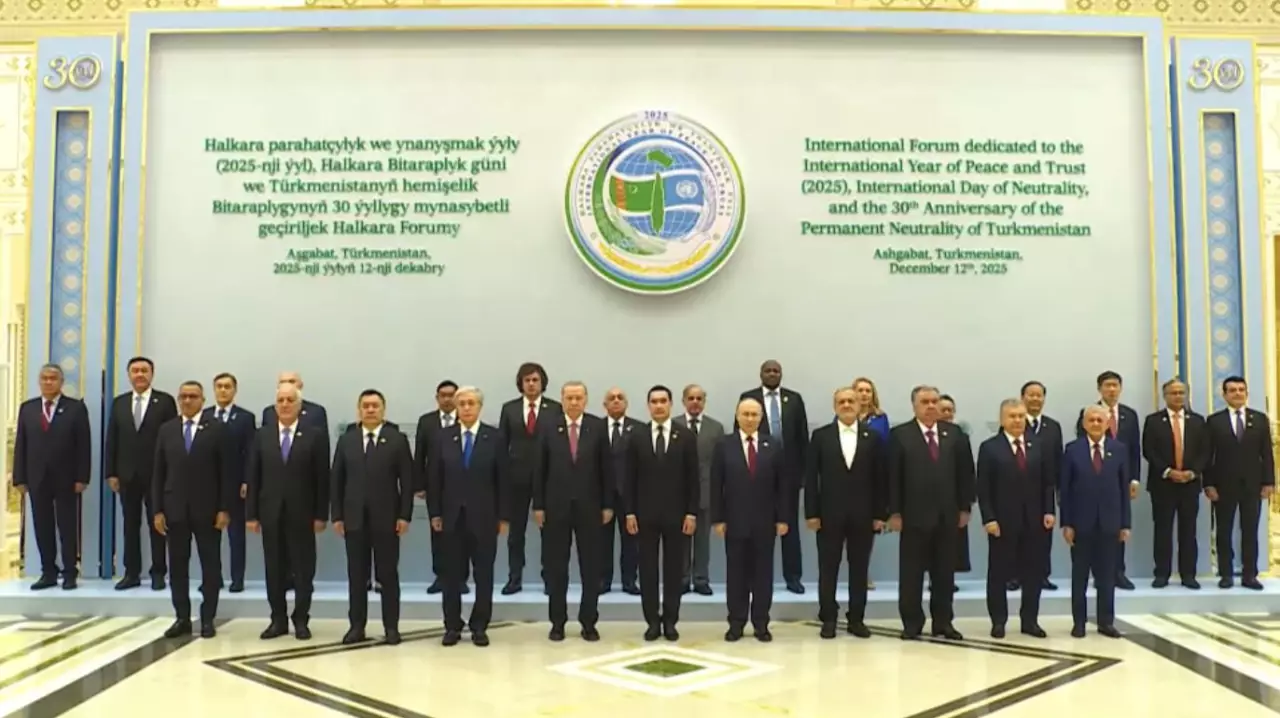 Мемлекет басшысы Ашхабадтағы Конгресс орталығына барды