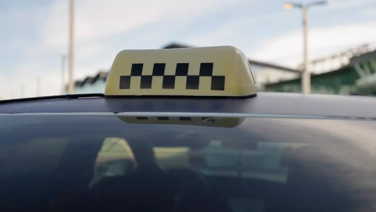 В Темиртау запустили бесплатное такси, где проезд «оплачивают» знаниями казахского языка