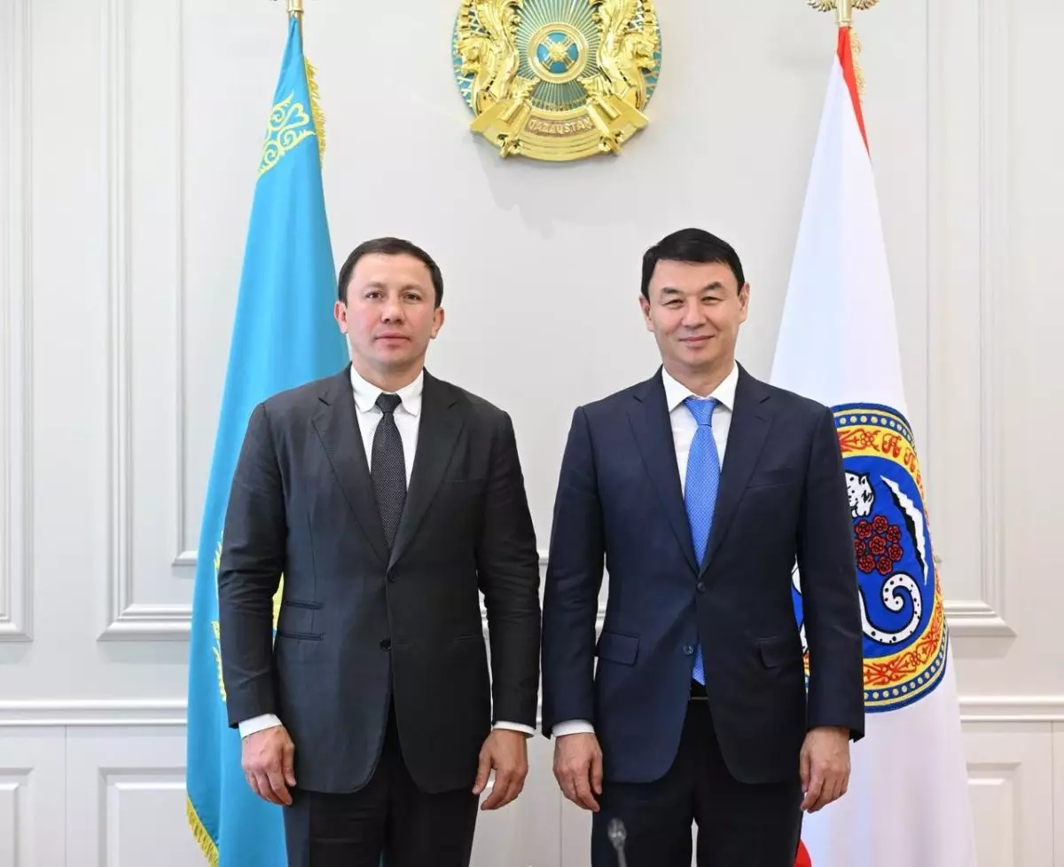 Геннадий Головкин Алматы әкімімен кездесу өткізді