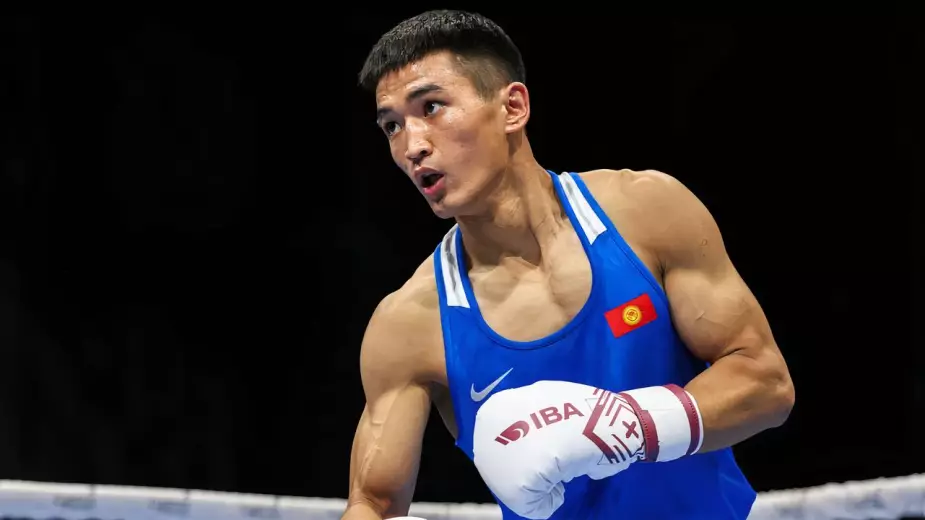 Боксер из Кыргызстана впервые в истории вышел в финал ЧМ