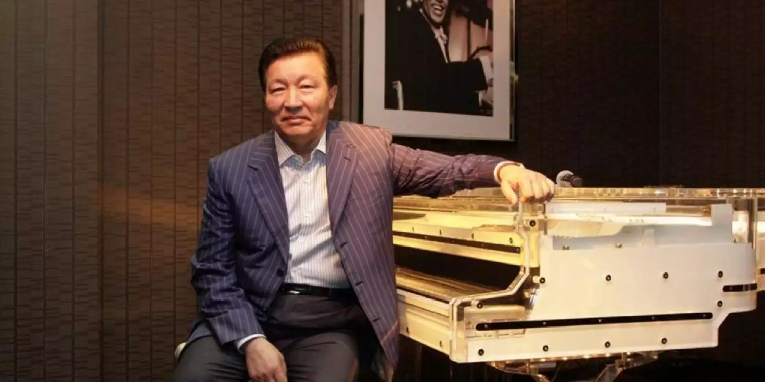 «Пианино үшін сатылған сиыр»: композитор Төлеген Мұхамеджанов балалық шағы туралы сыр шертті