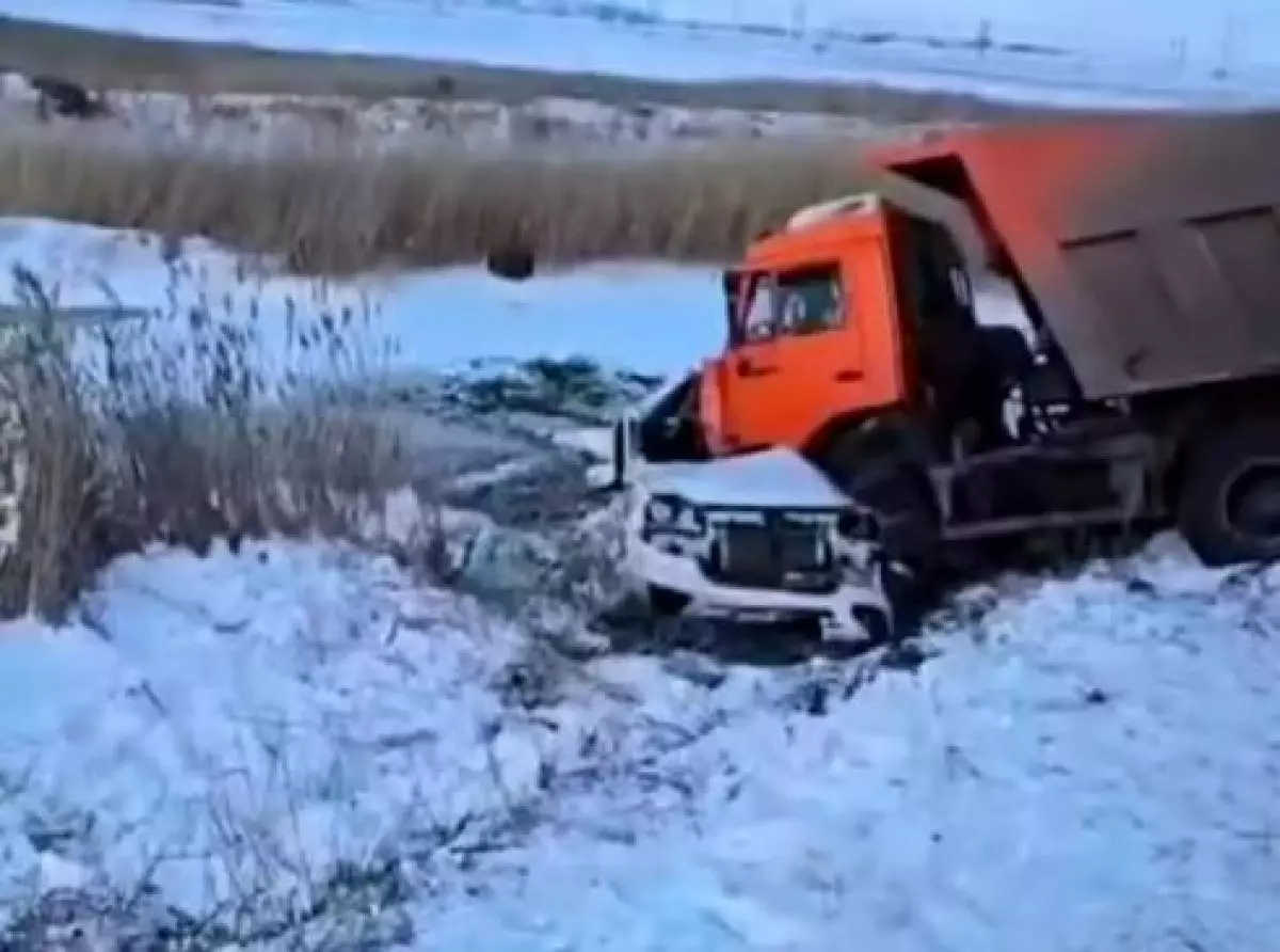 Два человека погибли в ДТП на автодороге в Павлодарской области