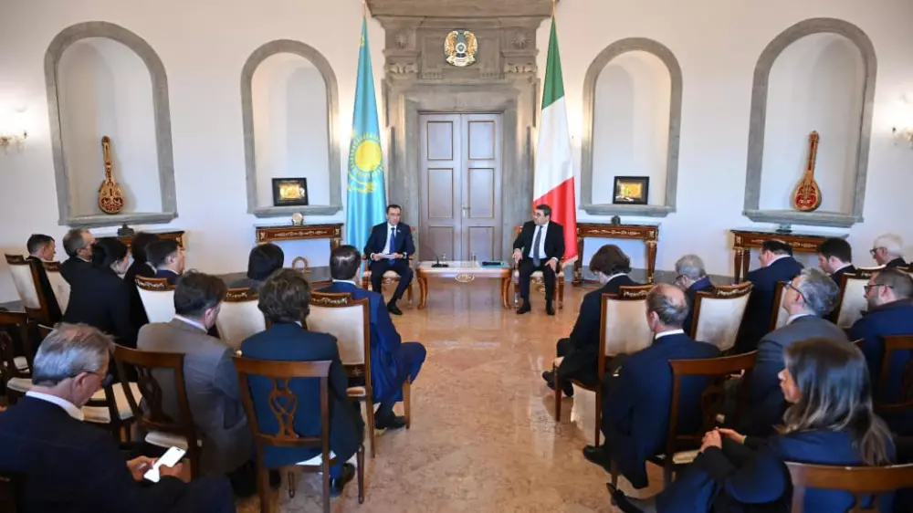 Маулен Ашимбаев рассказал итальянским экспертам о реформах в Казахстане