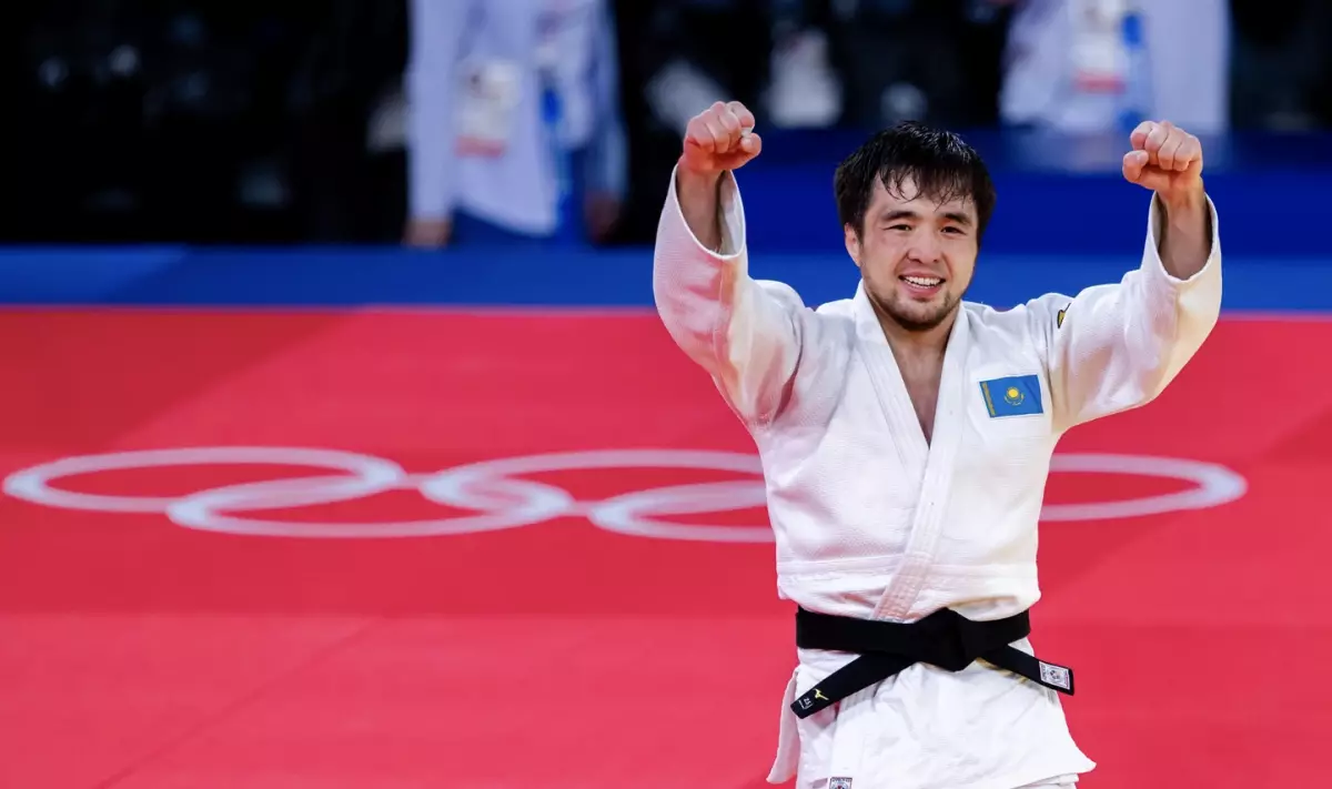 «Тыңғылықты түрде кірістік»: Елдос Сметов жанкүйерлерін қуантты