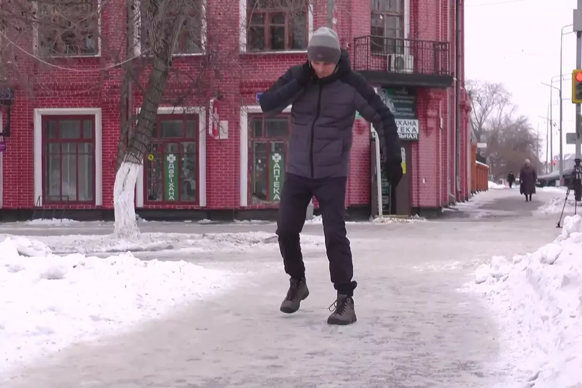 В Павлодарской области стремительно растёт число пострадавших от гололёда и морозов