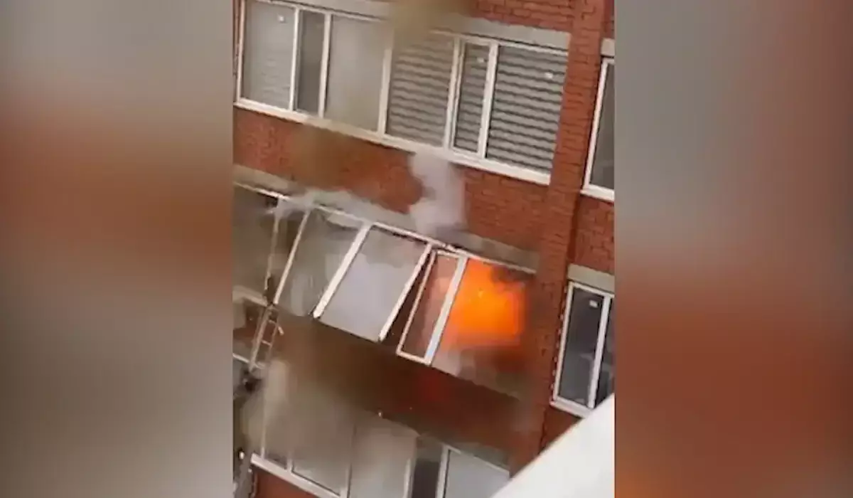 Оралда көпқабатты үйде адам шошырлық жарылыс болды (ВИДЕО)