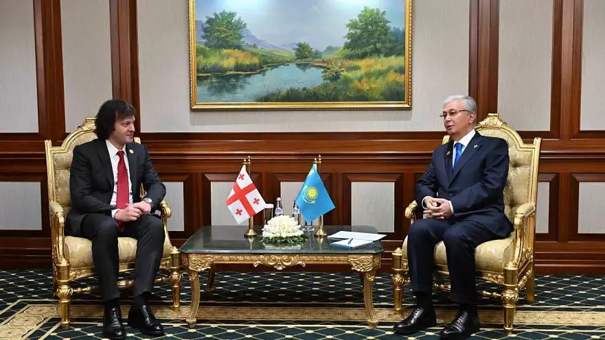 Тоқаев Ашхабадтағы форум аясында Грузияның Премьер-министрімен кездесті