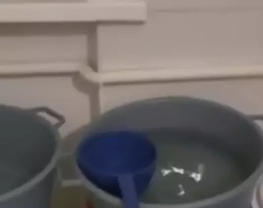 Көкшетаудағы перинаталдық орталықта әйелдер шелекте жуынады