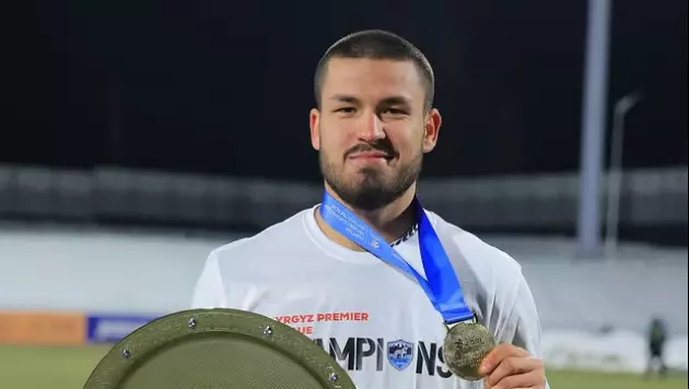 Капитан сборной выбирает между клубами Казахстана и Европы