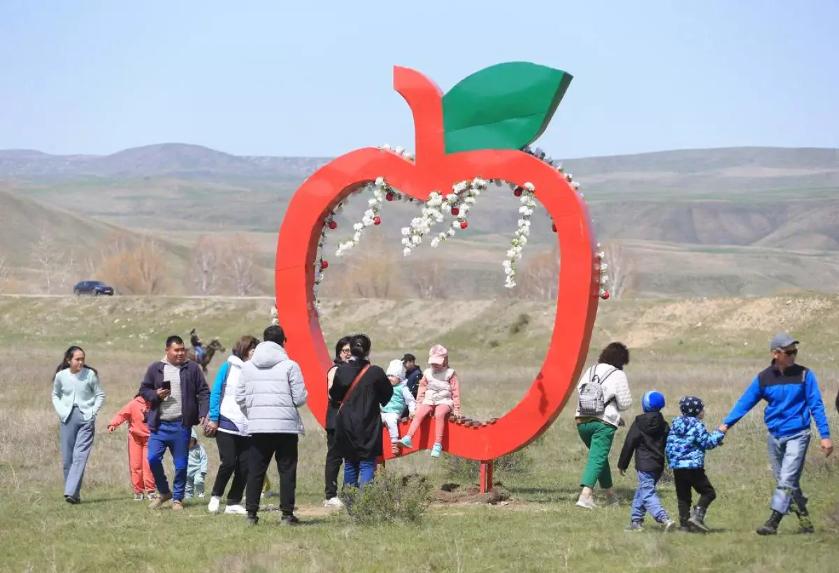 О создании условий для туризма в Жетісу рассказал аким области