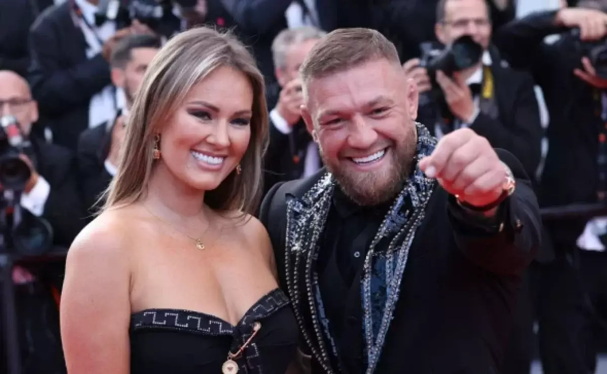 Конор Макгрегор женится в Ватикане на матери четырех своих детей