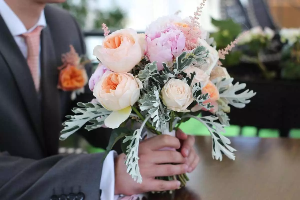 "Куда смотрит акимат?!": на отсутствие женихов пожаловалась женщина главе Павлодарской области