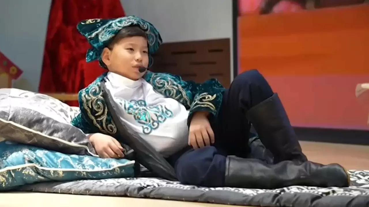 Жаркент оқушылары театр өнеріне жақындады