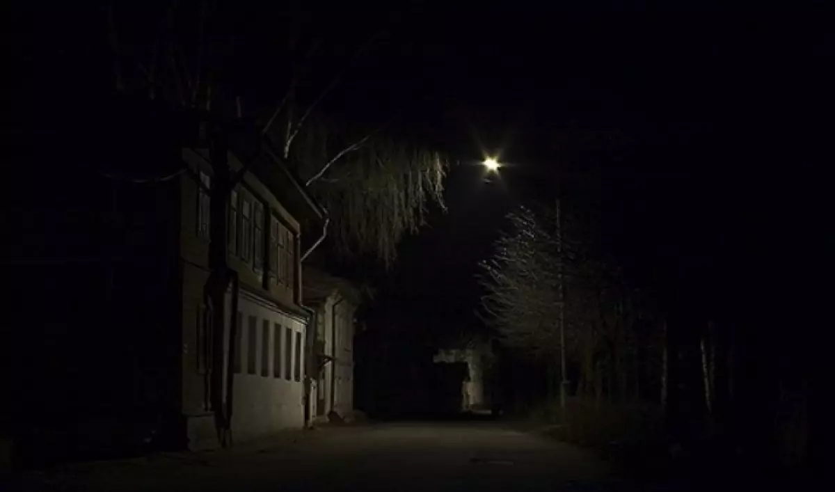 Жел тұрғанға құлаған - Қарағандыда бүтін ауыл жарықсыз қалған