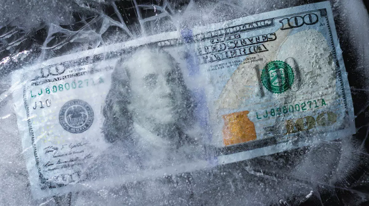 ЕС заморозил российские активы без ограничения по срокам