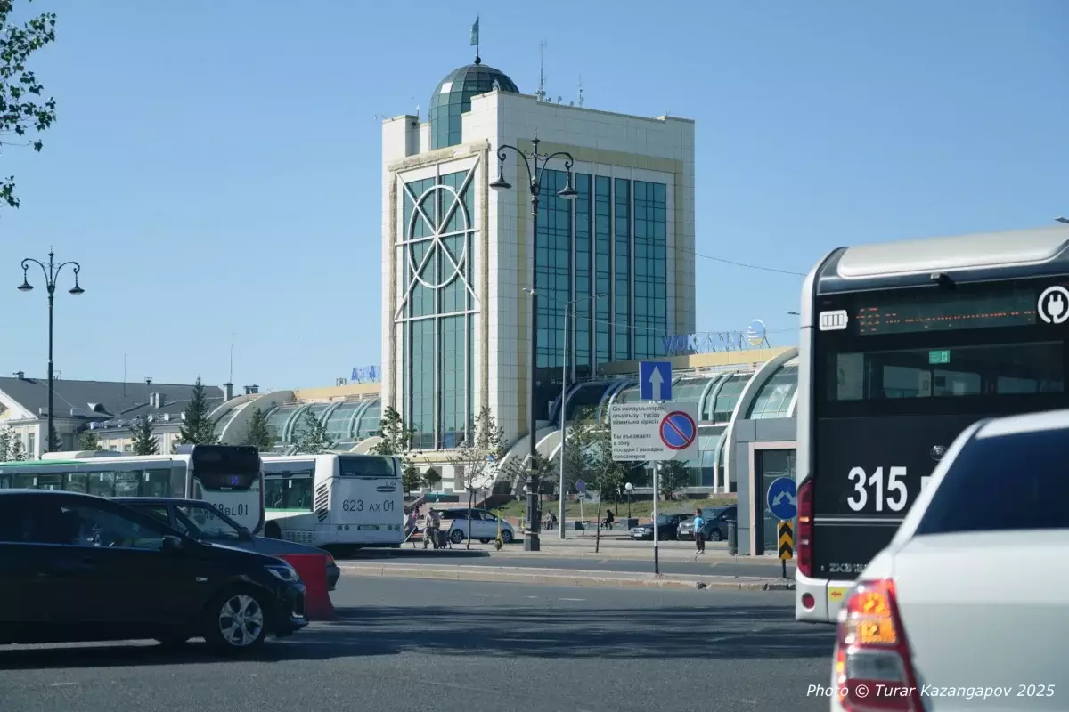 В Астане вернется осенняя погода после метели и гололедицы