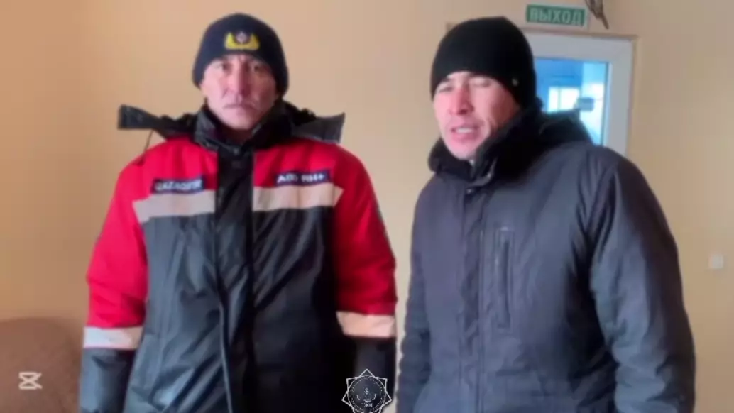 Абай облысында қар құрсауында қалған екі адам құтқарылды