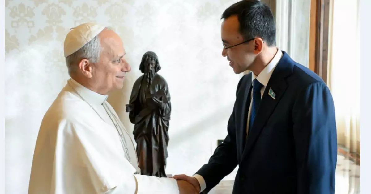   Мемлекет басшысының хатын табыстады   