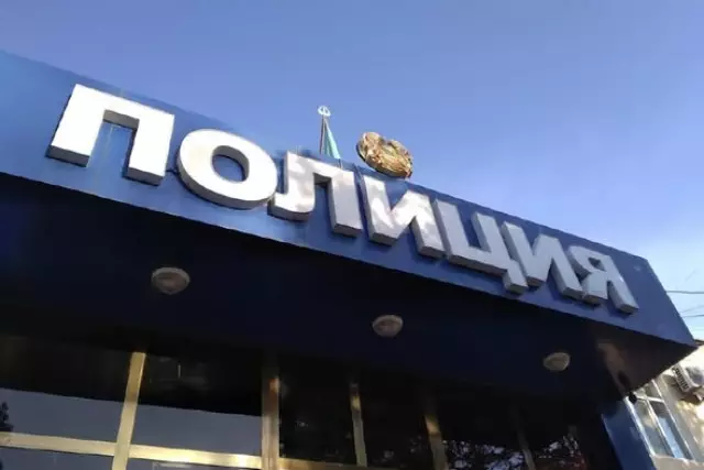 Таразда ер адам танысын өлтірген соң қашамын деп полиция ғимаратына барып тығылған