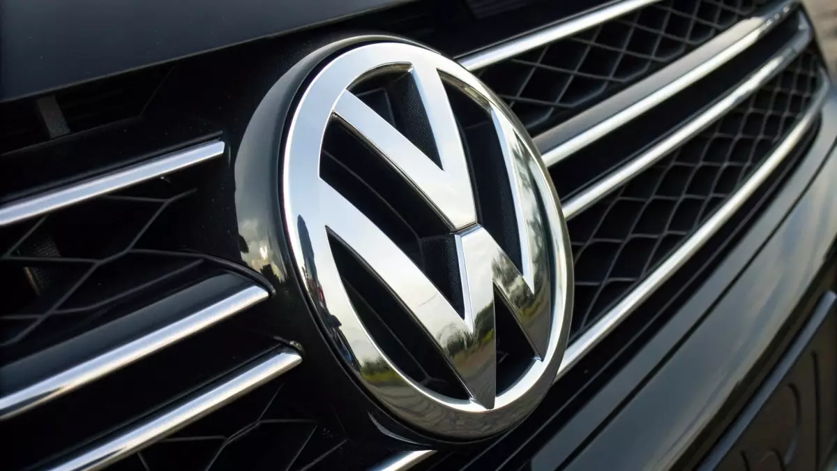 Volkswagen тестирует беспилотник без руля и педалей